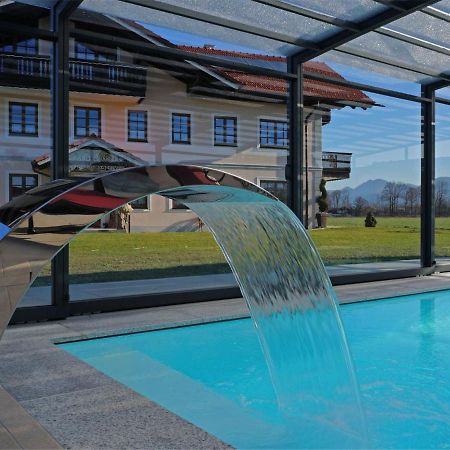 Alluring Holiday Home In Ubersee With Whirlpool Exterior foto
