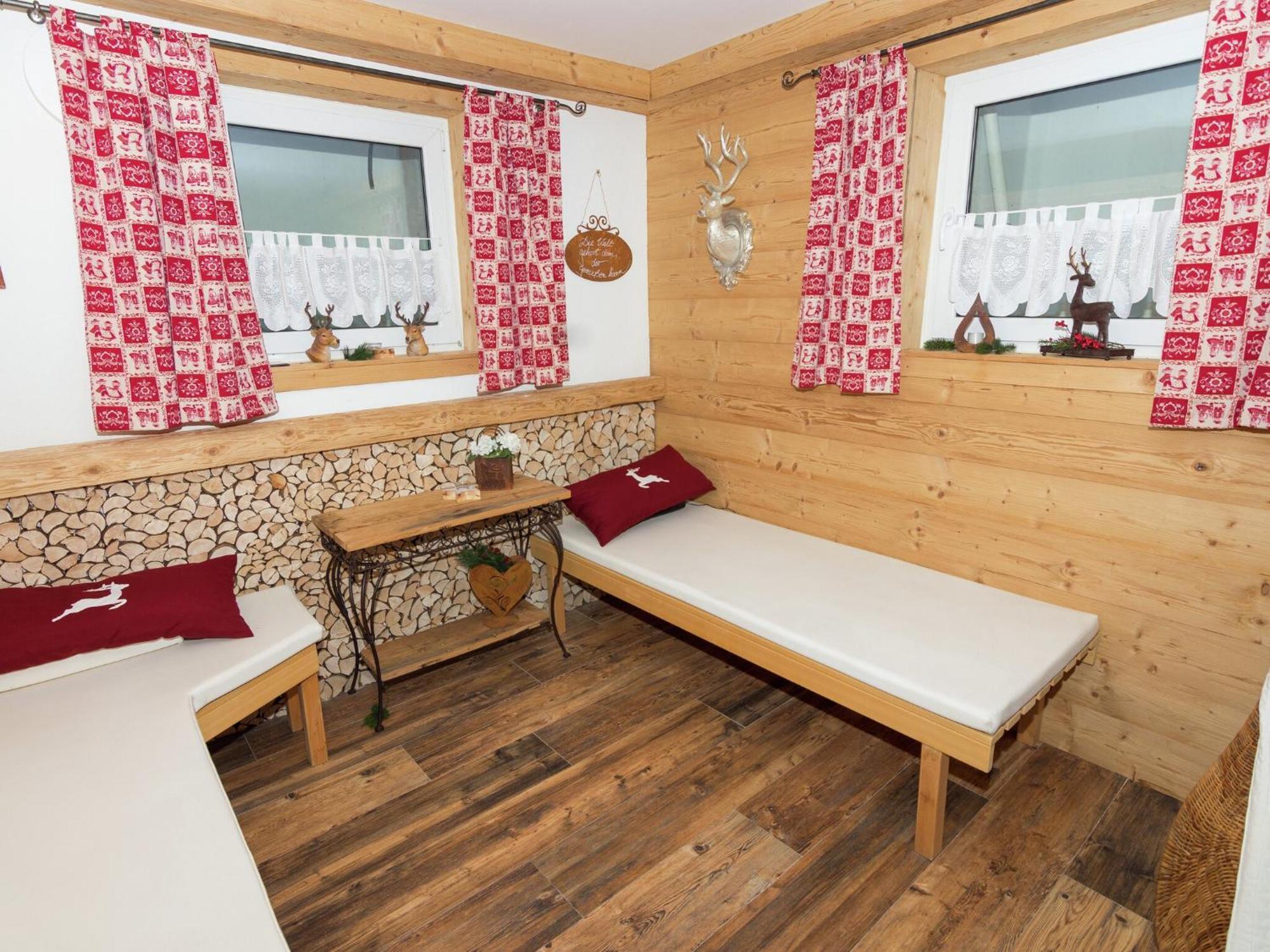 Alluring Holiday Home In Ubersee With Whirlpool Exterior foto